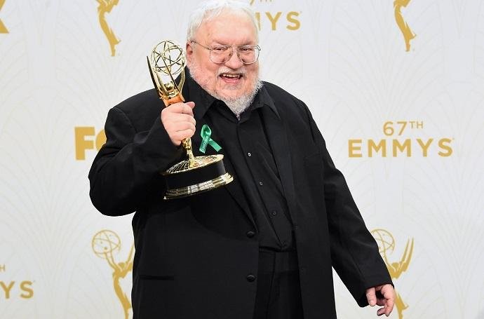 Atualmente, Martin trabalha no sexto livro das Cr&ocirc;nicas de Gelo e Fogo, "The Winds of Winter"