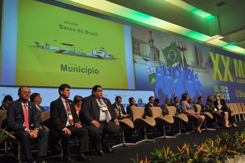 Confedera&ccedil;&atilde;o Nacional dos Munic&iacute;pios decide apoiar reforma da Previd&ecirc;ncia