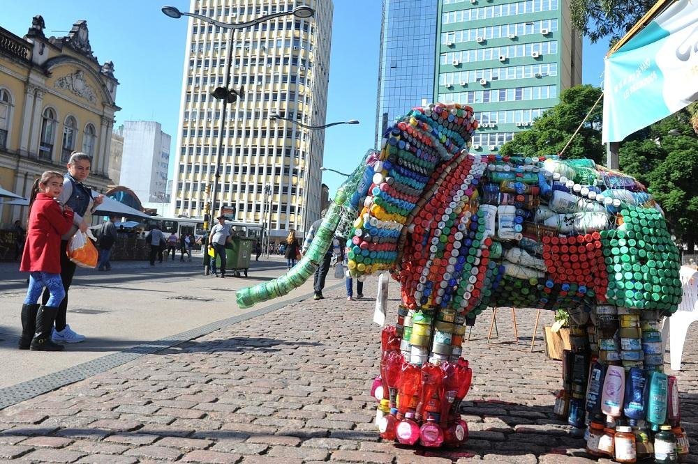 Secretaria Municipal de Servi&ccedil;os Urbanos (Surb) est&aacute; promovendo a 12&ordf; Semana Cidade Limpa de Porto Alegre