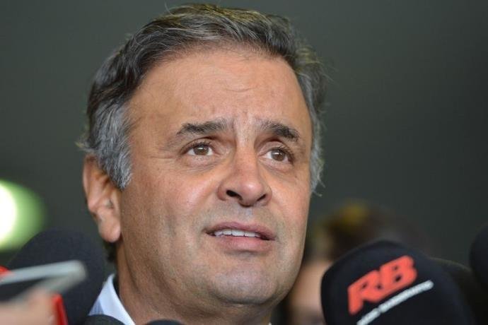 Ofensiva cumpre mandados de busca e apreens&atilde;o contra o senador no Rio de Janeiro