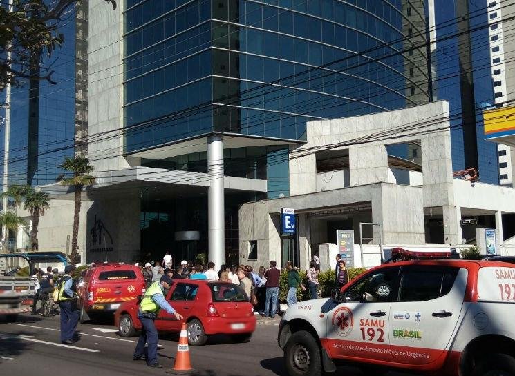 Oper&aacute;rio morre em queda de andaime em Porto Alegre