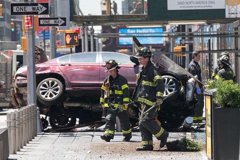 Mais de 10 pessoas pareciam ter sido atingidas neste incidente