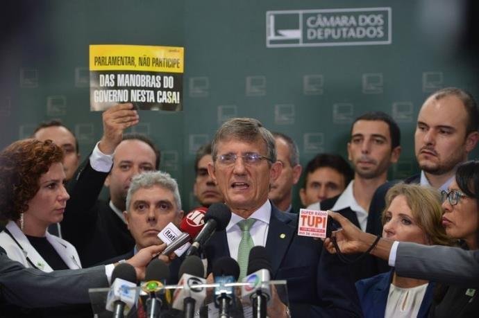 Darc&iacute;sio Perondi (PMDB-RS) n&atilde;o acredita que den&uacute;ncias prejudiquem o andamento das reformas