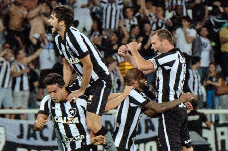 Botafogo bate Atl&eacute;tico Nacional, elimina atual campe&atilde;o e avan&ccedil;a na Libertadores