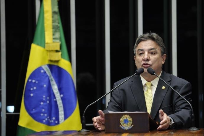 Preso pela PF, secret&aacute;rio parlamentar de Perrella &eacute; exonerado do Senado