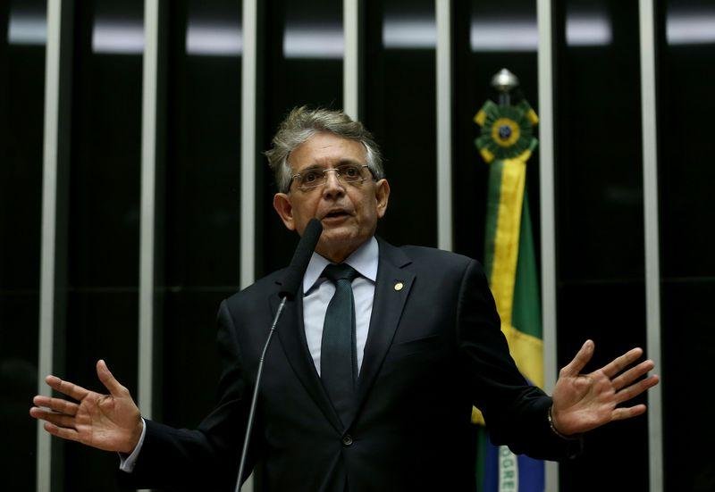Deputado Pauderney Avelino (AM) avaliou que Temer foi "muito bem" no discurso