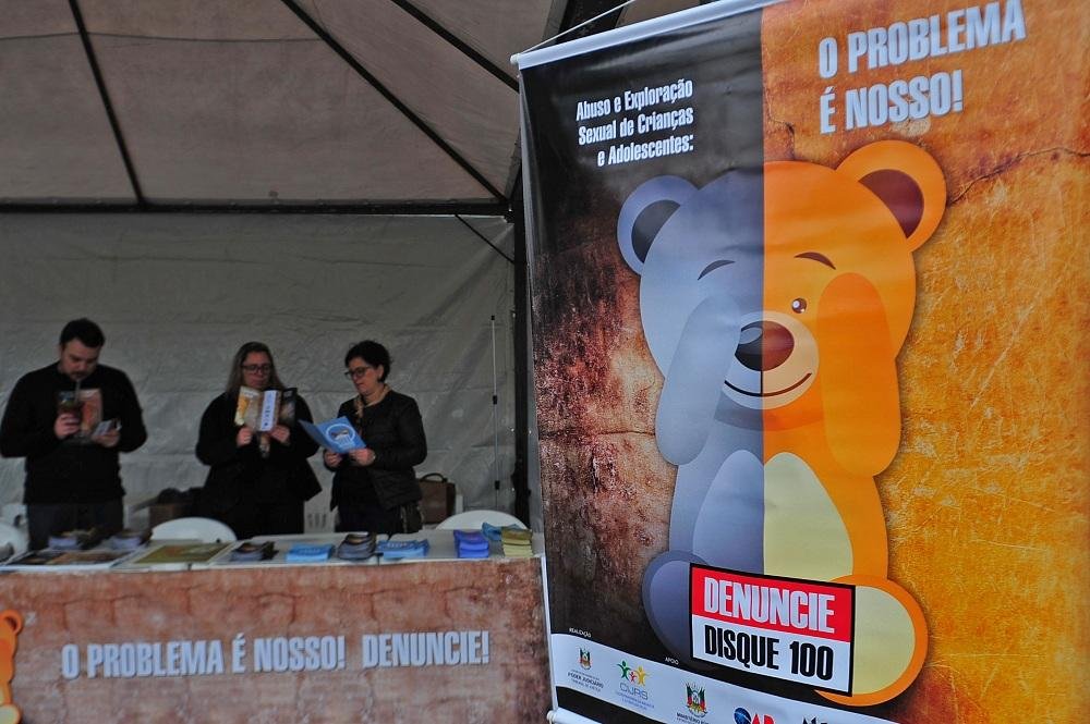 TJRS realiza ato em defesa do combate aos crimes sexuais contra crian&ccedil;as e adolescentes