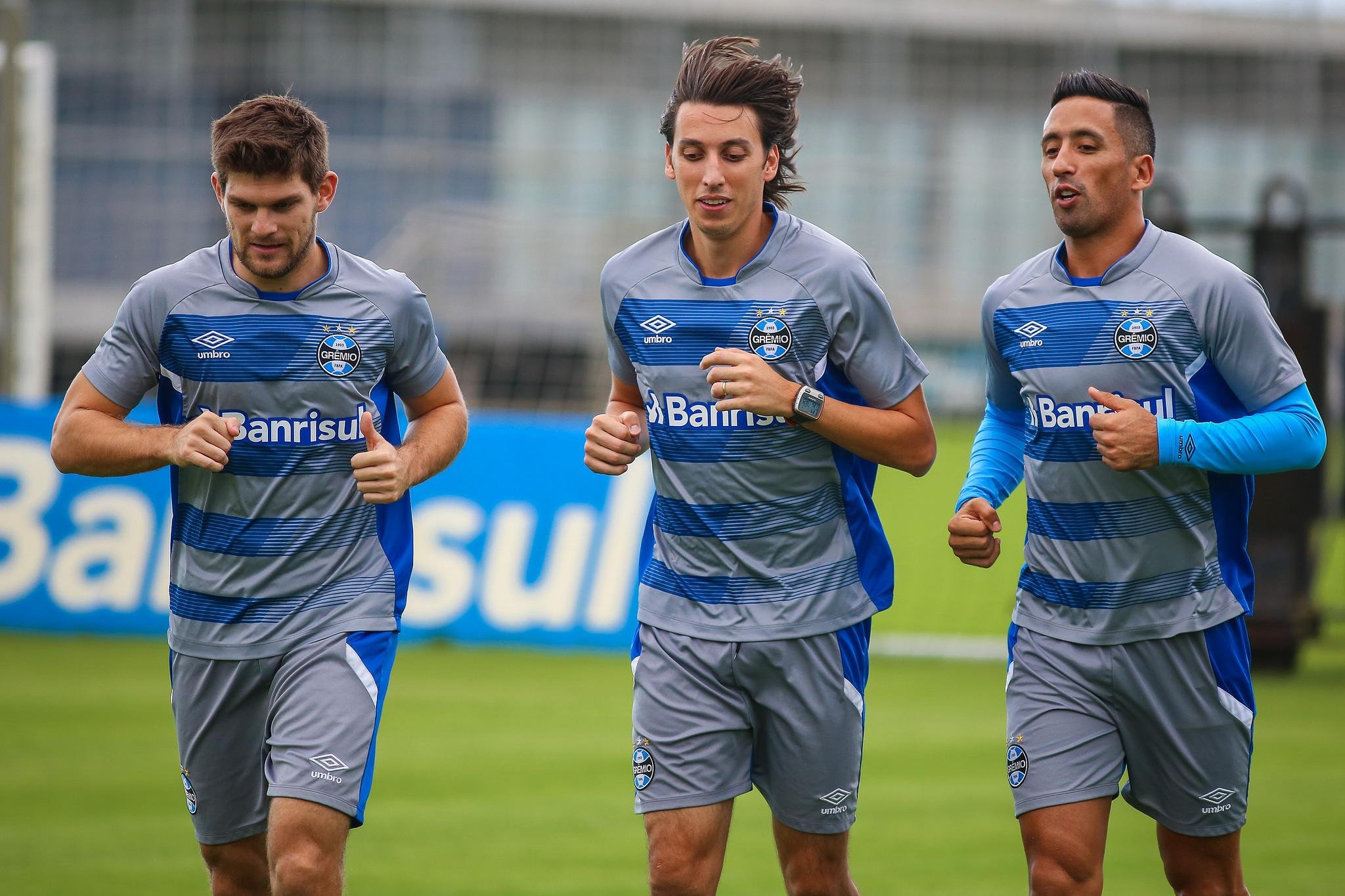 Geromel se disse tranquilo com aus&ecirc;ncia na Sele&ccedil;&atilde;o