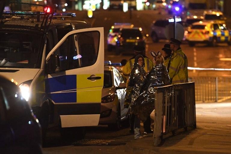Pol&iacute;cia ainda investiga causas do incidente que deixou pelo menos 19 mortos em Manchester
