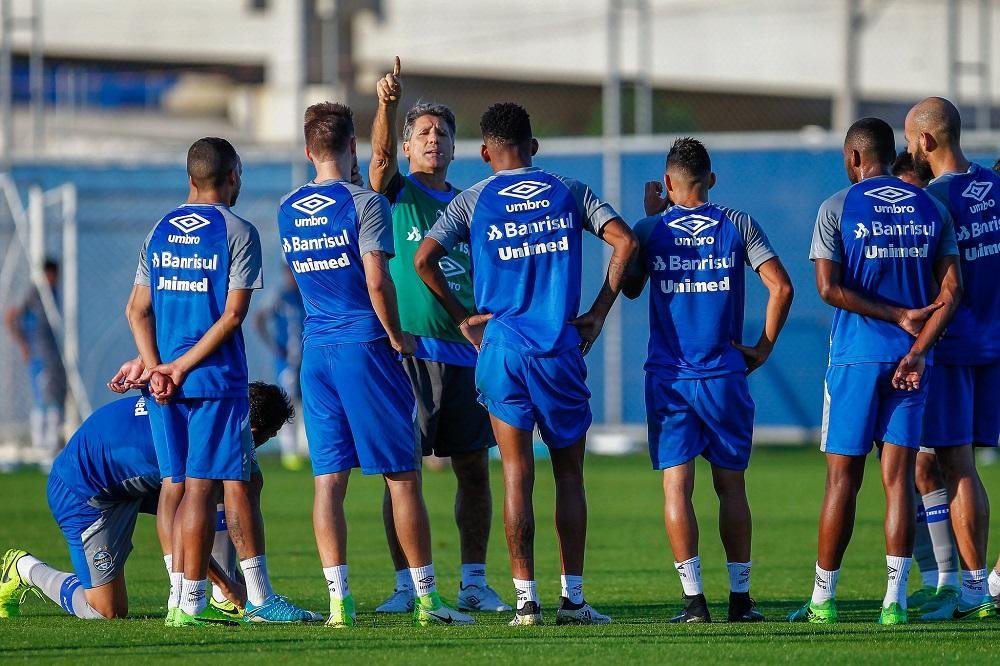 Gr&ecirc;mio tem dilema sobre quando preservar titulares