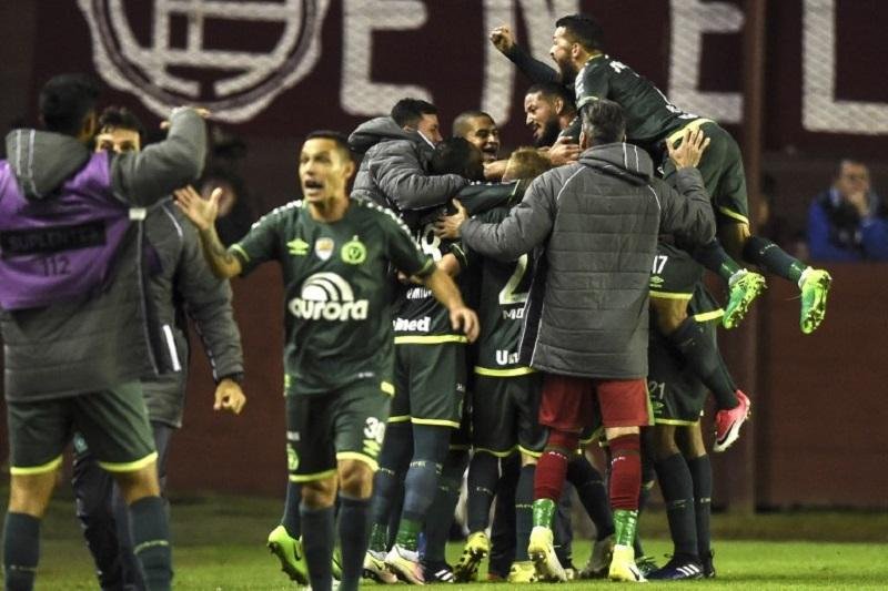 Chapecoense decide vaga contra venezuelanos