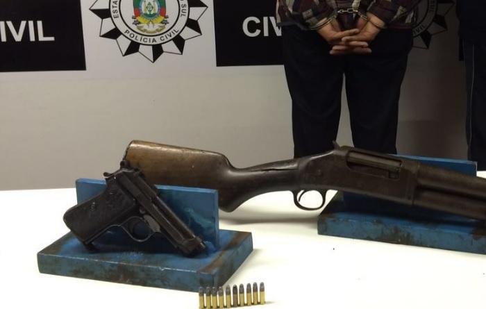 Espingarda e pistola tinham numera&ccedil;&atilde;o raspada