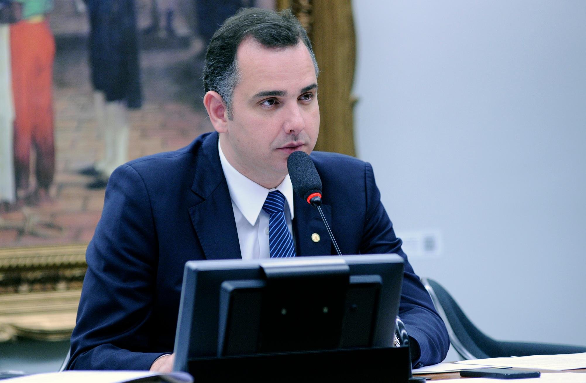 Deputado governista Rodrigo Pacheco negou press&atilde;o do Planalto para evitar o tema