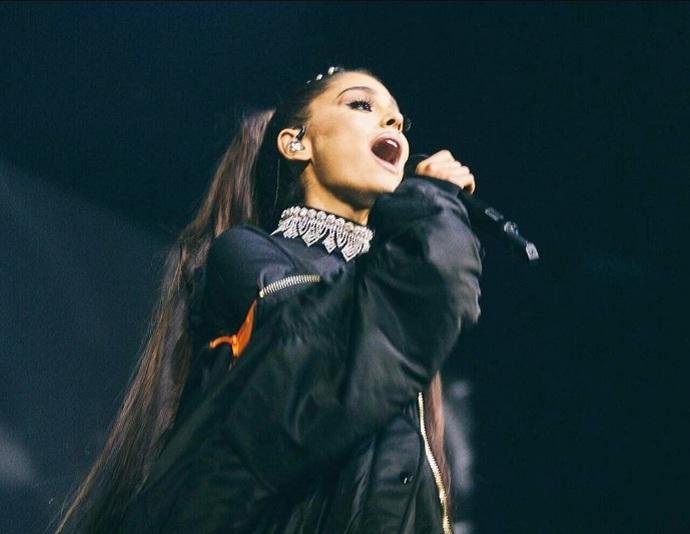 Retorno de Ariana aos palcos est&aacute; previsto para 7 de junho, em Paris