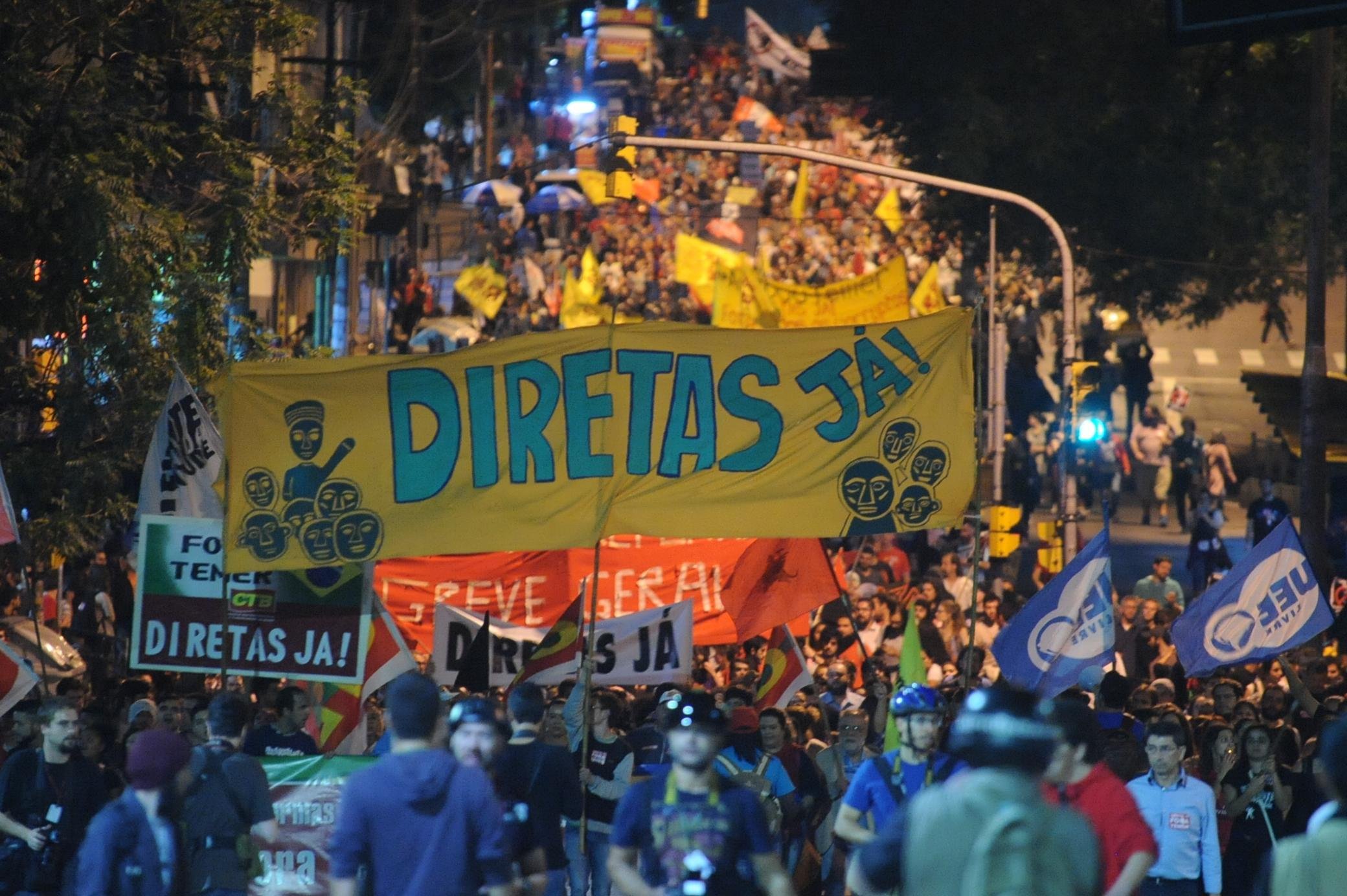 Protesto pediu sa&iacute;da de Temer e elei&ccedil;&otilde;es diretas