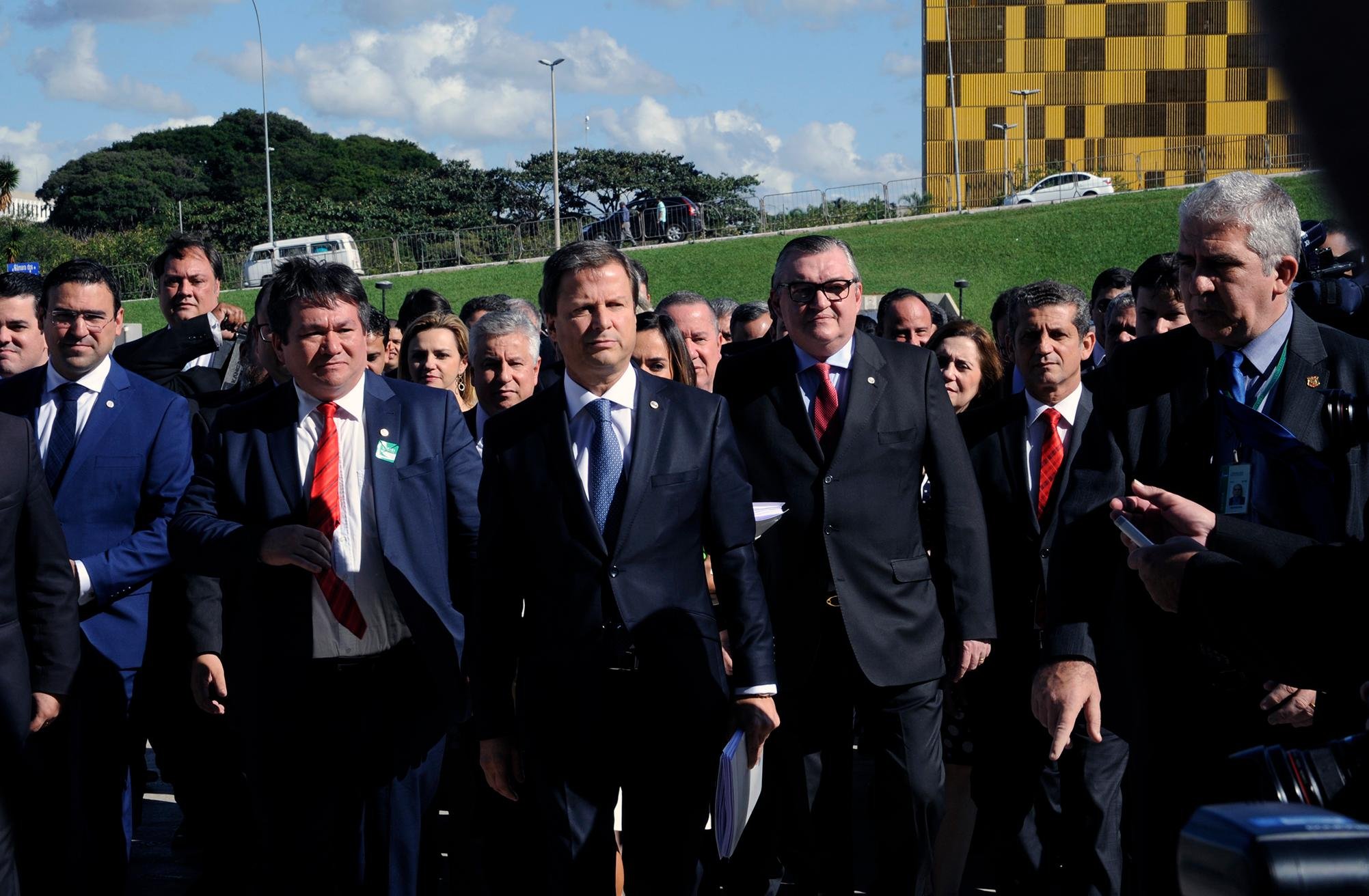 Presidente da Ordem espera que presidente &ldquo;reflita&rdquo; sobre situa&ccedil;&atilde;o e tome provid&ecirc;ncias
