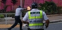 Policial foi flagrado atirando durante manifestação da última quarta-feira