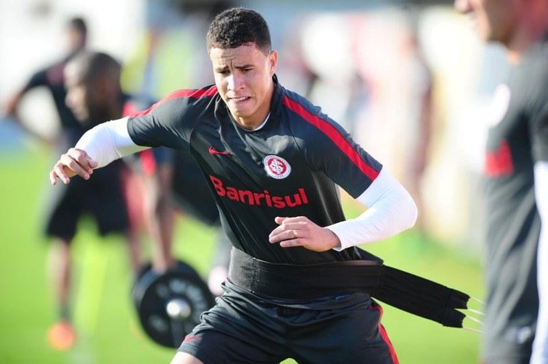 Roberson deve ser titular contra o Paysandu