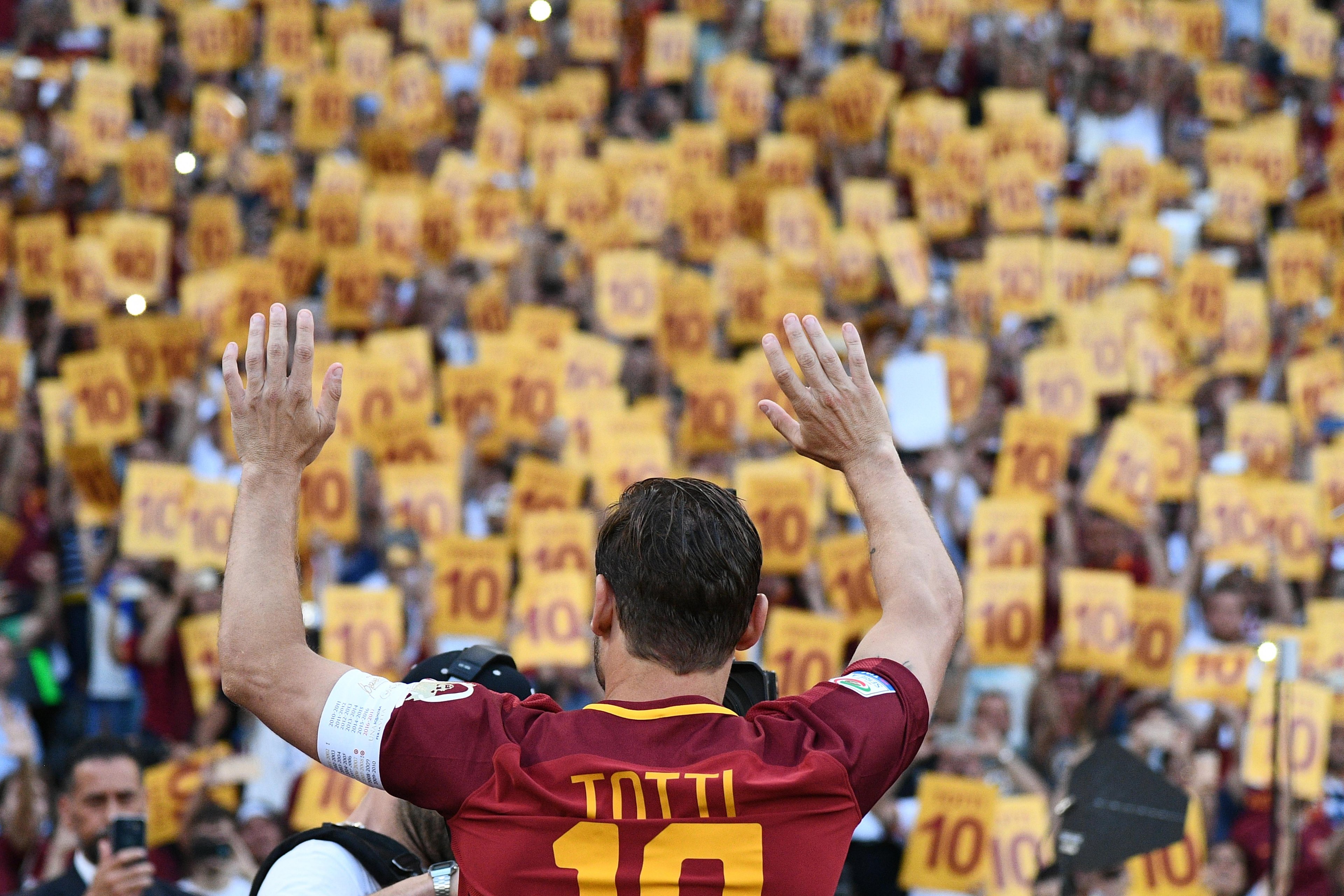 &Iacute;dolo do clube, atacante vestiu a camisa do time durante 25 anos, disputou 785 jogos e marcou 307 gols