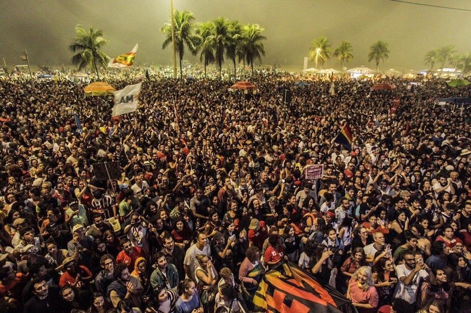 Manifesta&ccedil;&atilde;o foi convocada por movimentos de esquerda que recuperaram o lema "Diretas J&aacute;"
