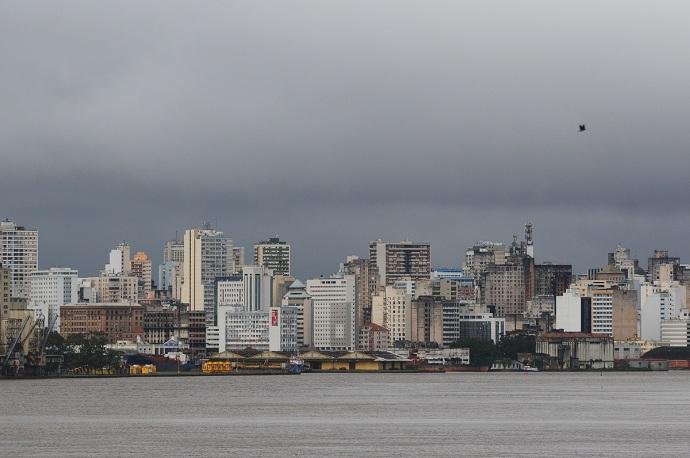 Em Porto Alegre, a temperatura a m&iacute;nima ser&aacute; de 15&ordm;C e a m&aacute;xima de 20&ordm;C