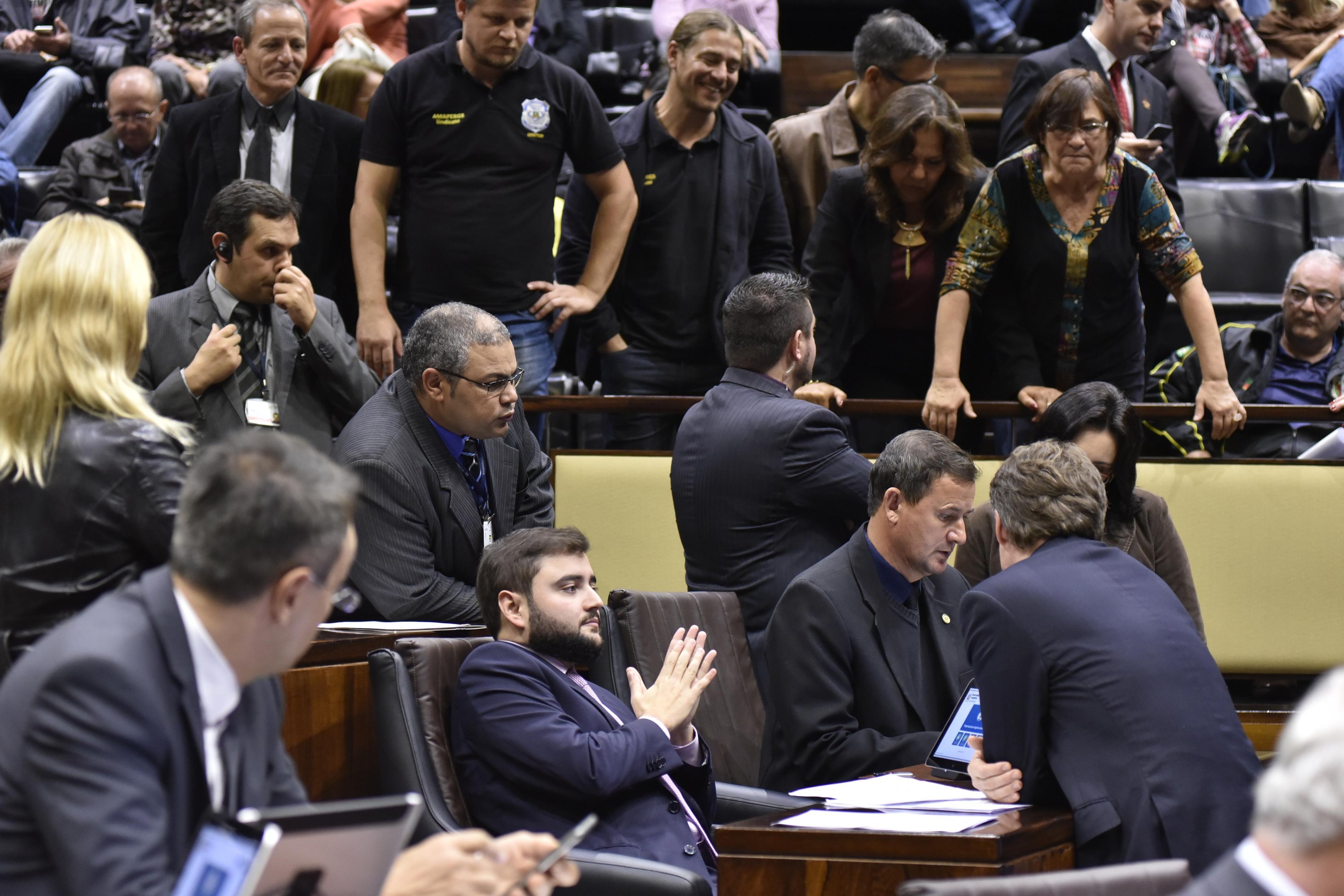 Deputado Gabriel Souza (PMDB) disse que a decis&atilde;o decorre da insist&ecirc;ncia da oposi&ccedil;&atilde;o em n&atilde;o dar acordo para levar a mat&eacute;ria a vota&ccedil;&atilde;o em plen&aacute;rio