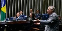 Bancada do PMDB decide manter Renan Calheiros como líder do partido no Senado