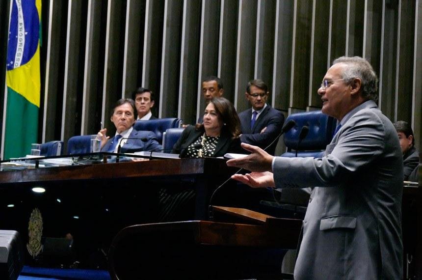 Bancada do PMDB decide manter Renan Calheiros como l&iacute;der do partido no Senado