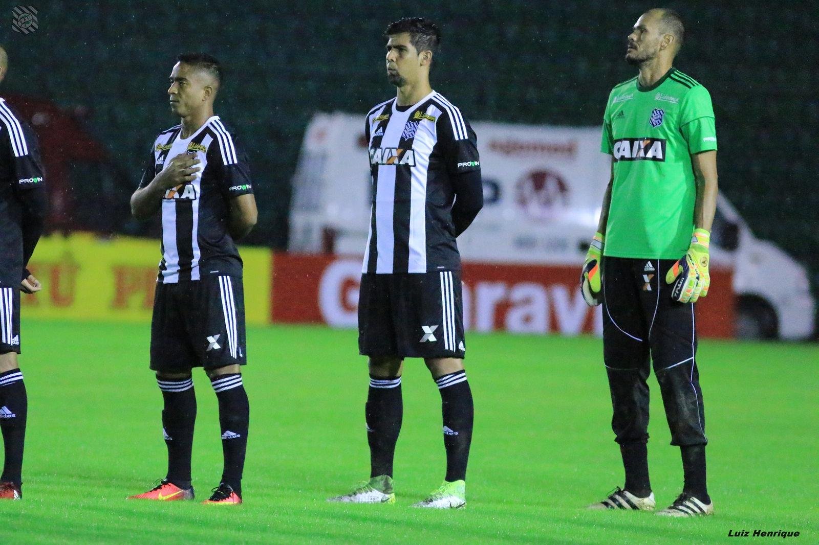 Goleiro F&aacute;bio teve passagem de 45 minutos pelo Figueirense