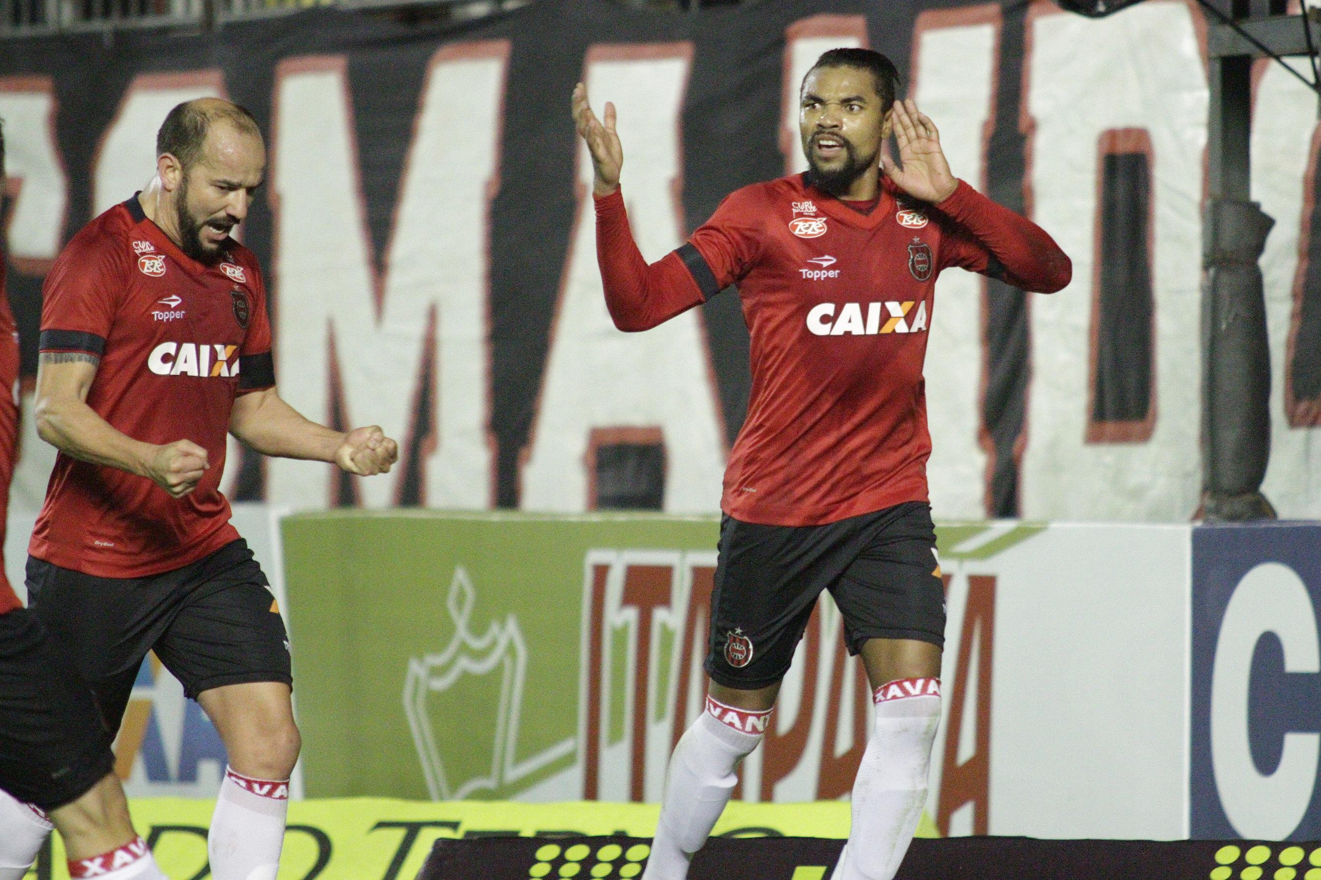 Wagner marcou o primeiro gol do Brasil