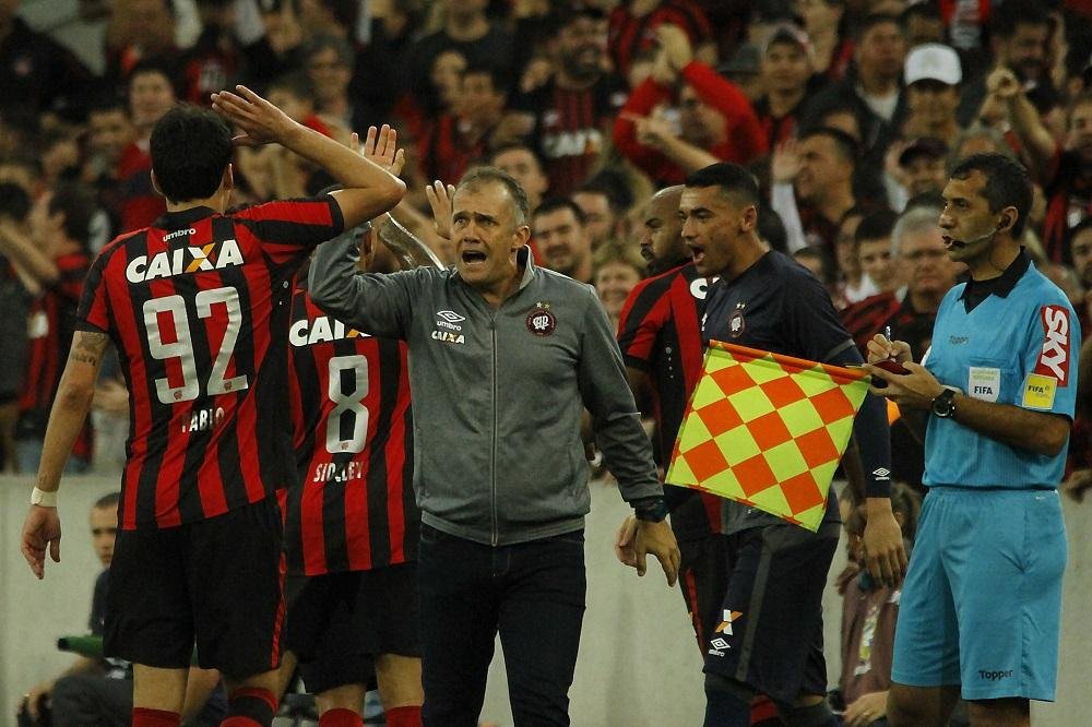 Atl&eacute;tico-PR, do t&eacute;cnico Eduardo Baptista, est&aacute; na briga por vaga na Copa do Brasil