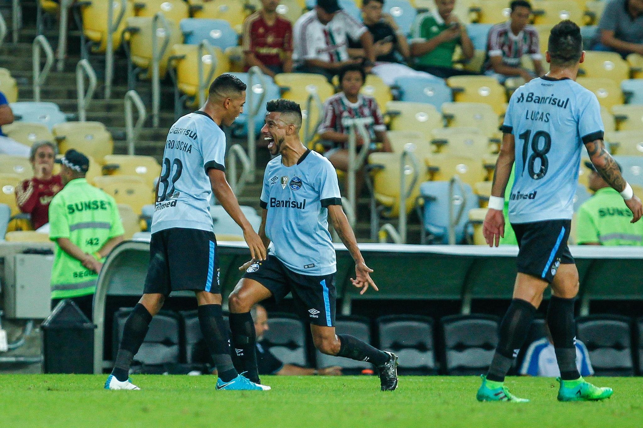 Combina&ccedil;&atilde;o de Pedro Rocha e L&eacute;o Moura funcionou no segundo gol