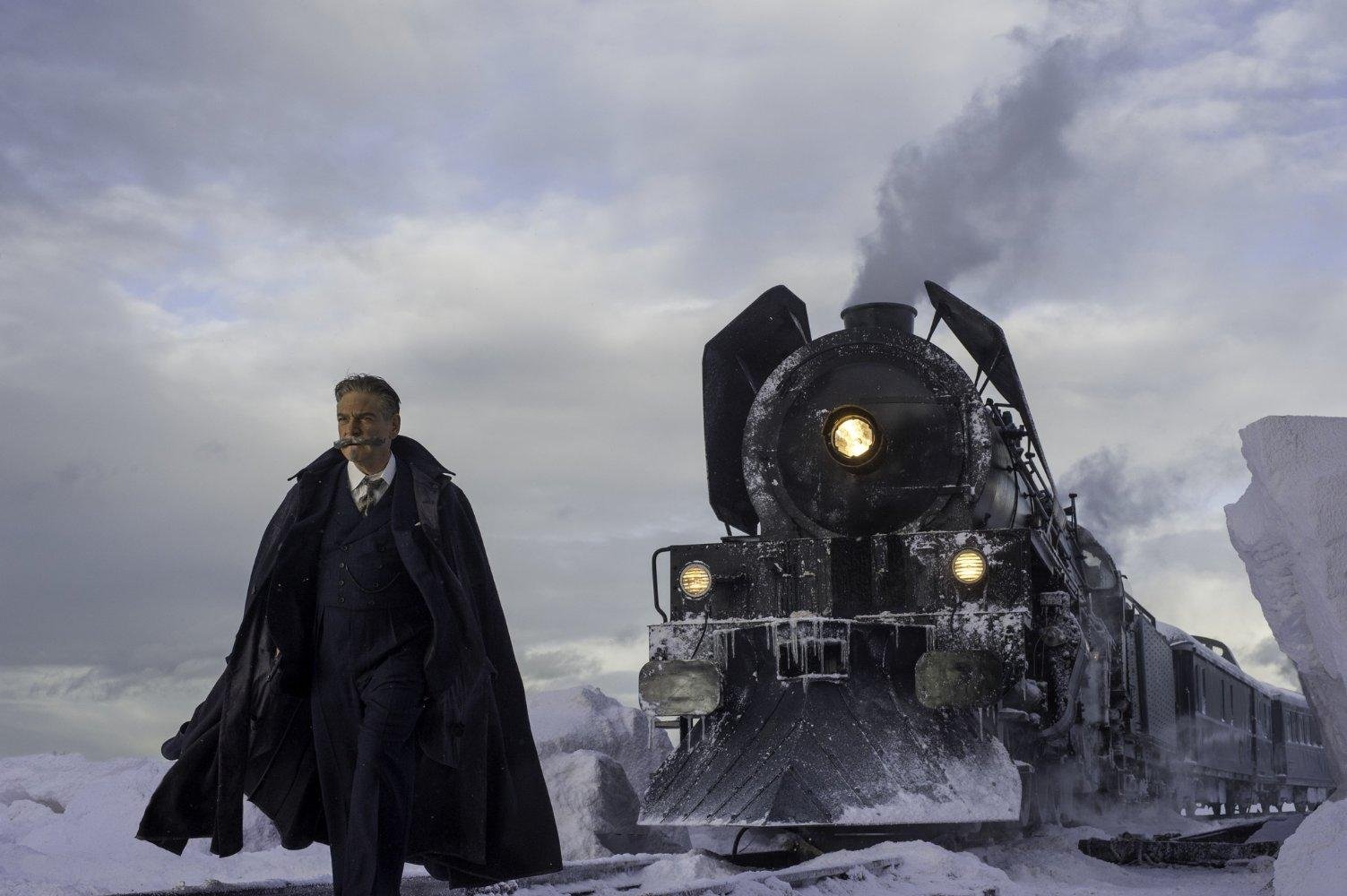 Detetive Hercule Poirot &eacute; vivido por Kenneth Branagh, que tamb&eacute;m dirige o longa
