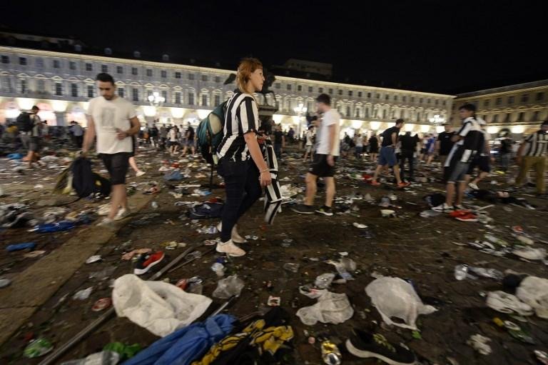 Torcedores da Juventus acompanhavam partida na pra&ccedil;a de San Carlo