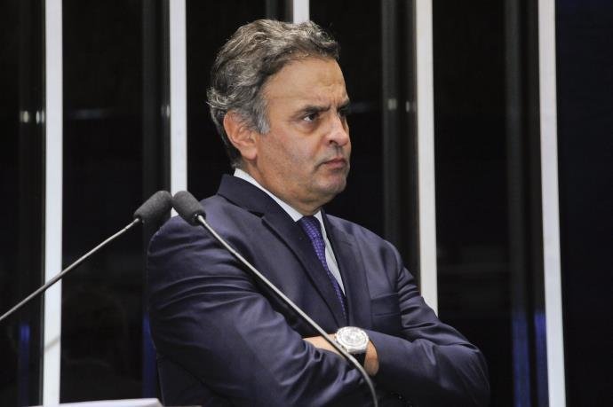 Senador afastado &eacute; alvo de den&uacute;ncia por corrup&ccedil;&atilde;o passiva
