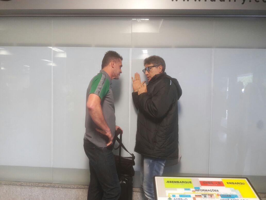 Renato conversou com Vagner Mancini no aeroporto Salgado Filho