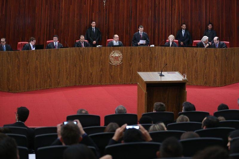 TSE retoma julgamento da chapa Dilma / Temer
