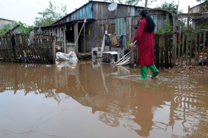 Defesa Civil alerta para chuva forte que pode agravar cheias no Rio Grande do Sul