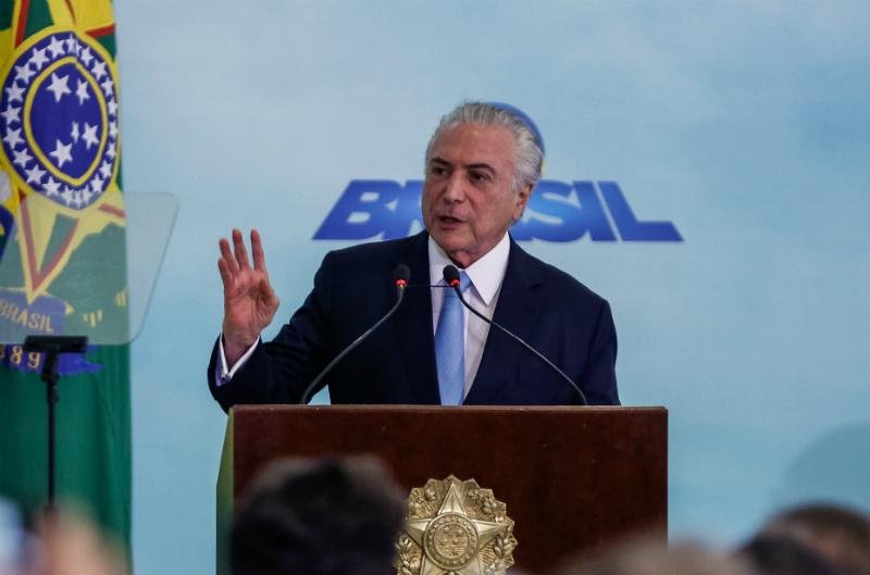 Temer admite ter usado avi&atilde;o, mas diz desconhecer que era de Joesley
