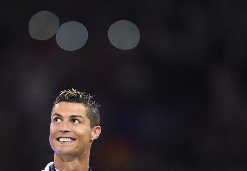Cristiano Ronaldo &eacute; atleta mais bem pago do mundo