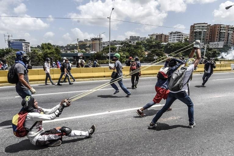 Governo venezuelano afirma que 80 pessoas morreram nas manifesta&ccedil;&otilde;es
