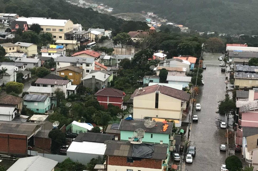 Prefeito de Veran&oacute;polis estima preju&iacute;zo de at&eacute; R$ 1 milh&atilde;o com chuva e granizo