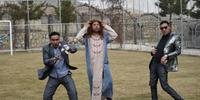 Grupo de humoristas produz programas de televisão para alegrar população no Afeganistão