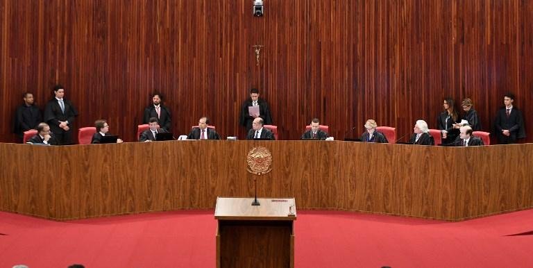 Maioria dos ministros do TSE desconsidera dela&ccedil;&otilde;es ao votar