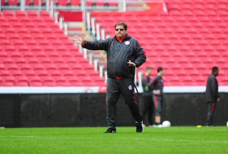 Equipe comandada por Guto Ferreira chega ao jogo deste s&aacute;bado motivada pela vit&oacute;ria sobre o Figueirense