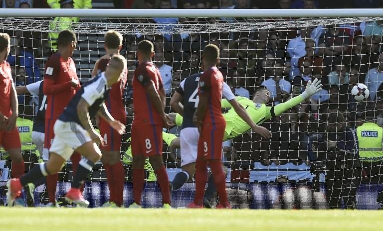 Inglaterra empata com Esc&oacute;cia e segue l&iacute;der nas eliminat&oacute;rias para Copa