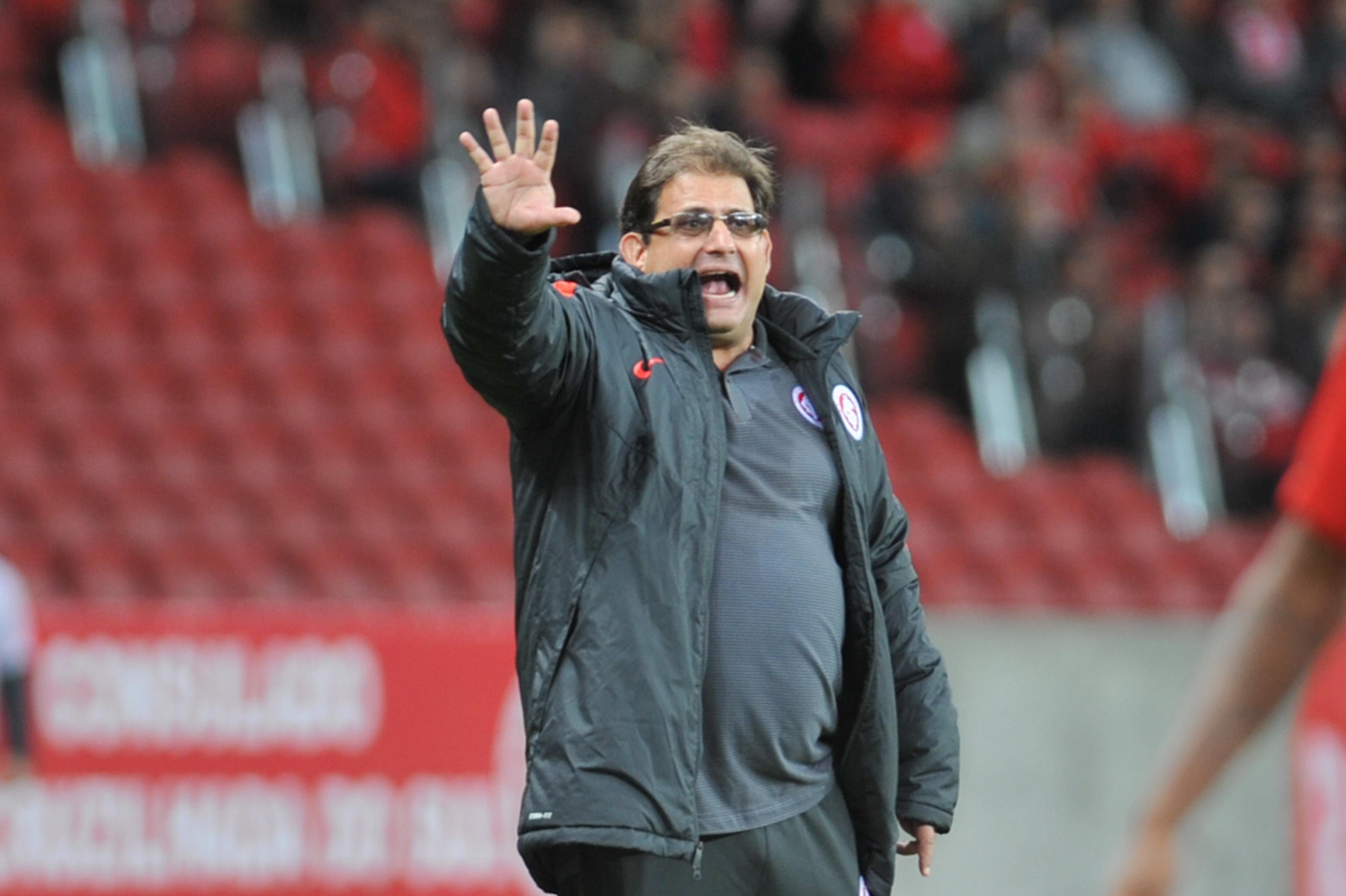 T&eacute;cnico exaltou controle da partida pelo Inter com a bola no p&eacute;