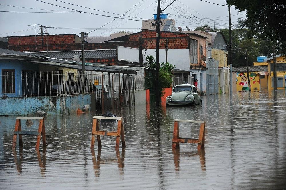 Munic&iacute;pios do RS registram perdas de R$ 339 milh&otilde;es devido &agrave;s chuvas, aponta Famurs