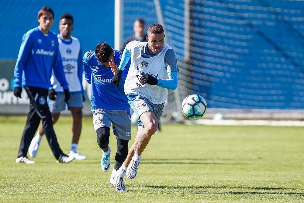 Gr&ecirc;mio recebe Bahia em busca de manter 100% de aproveitamento