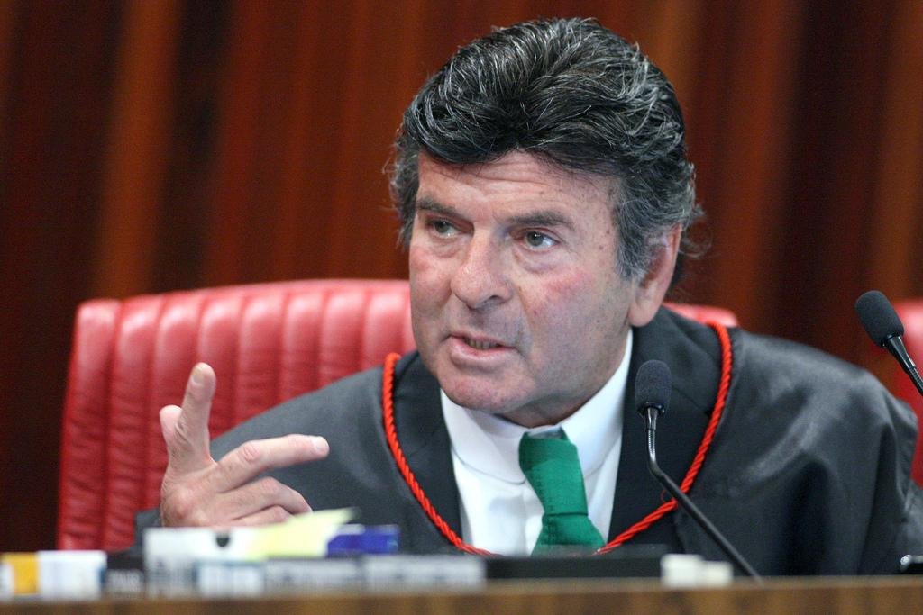 "Pensei no que era melhor para o Brasil", diz Fux sobre julgamento no TSE